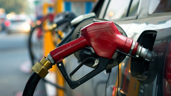 Слабые колебания: Розничные цены АЗС России, 30 марта 2026